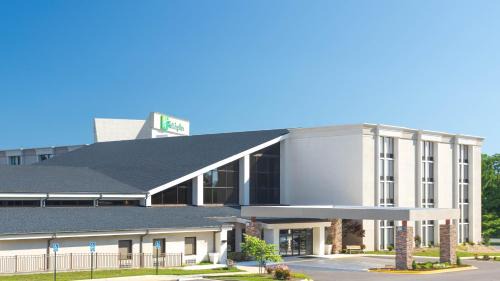 Roanoke Hotel | Holiday Inn Roanoke Airport - Conference CTR by IHG