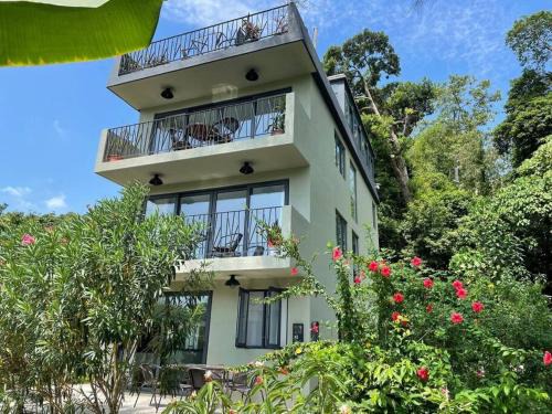Islands District Apartment | Holiday Let - Mui Wo, Lantau Island