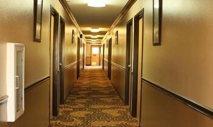 Pittsburg Hotel | Holiday Lodge