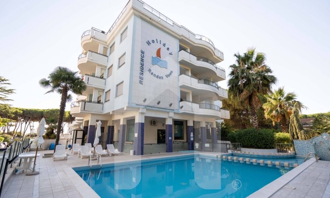 Pineto Apartment | Holiday Rendez Vous 13 - Ground apartment with balcony and side sea view