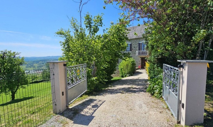 Allassac House | HOLIDAY RENTAL GITE 3 EPIS 10 PERS