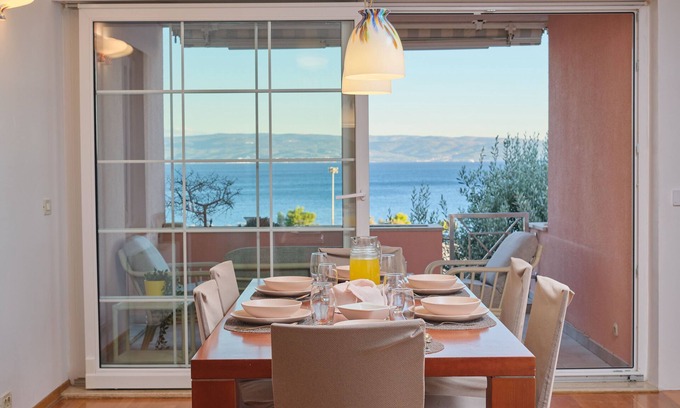 Znjan Apartment | Holiday Seaview Apartment by Litto