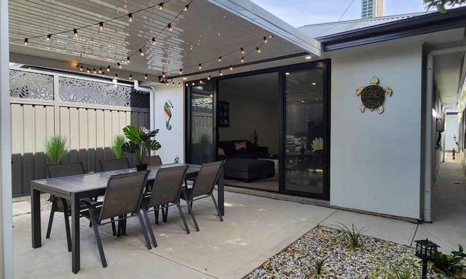 Adelaide House | Holiday @ the Beach + Spa Bath. King Bed Master with TV & ensuite