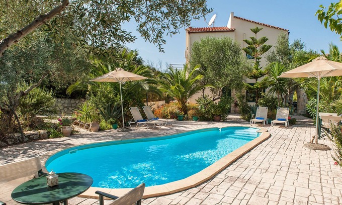Exopoli Villa | Holiday Villa with pool in Georgioupoli, Chania