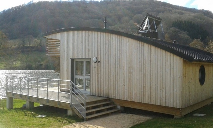 Menet Ski Chalet | HOLIDAY VILLAGE OF LAKE MENET/FACING THE LAKE OF 14 HECTARES