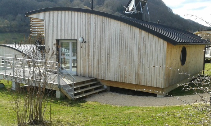 Menet Cottage | HOLIDAY VILLAGE OF LAKE MENET/FACING THE LAKE OF 14 HECTARES