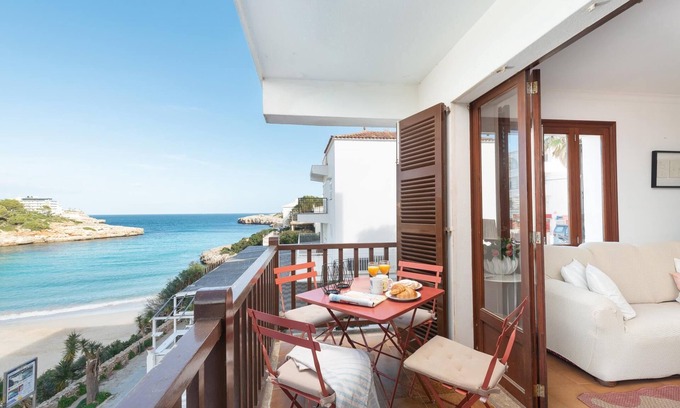 Cala Marcal Apartment | Holidays in Mallorca: renovated apartment with sea views