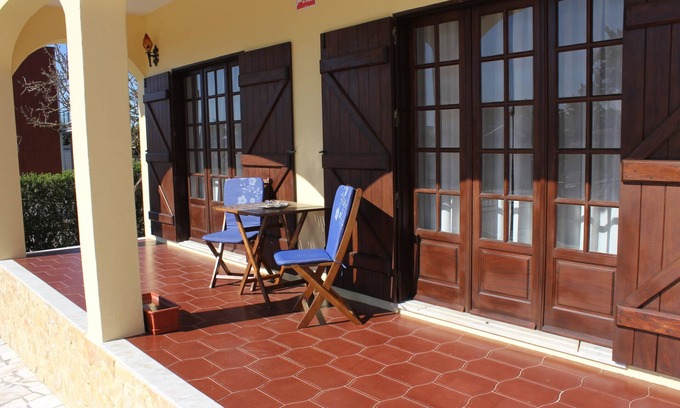 Lagoa de Albufeira Cottage | holidays in walking distance to the beach (1 km)