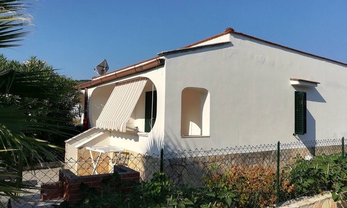 Chiesiola Villa | Holidays in the Villa nr. 6 Giovanna DISANTI, immersed in green in the Gaiole in GARGANO