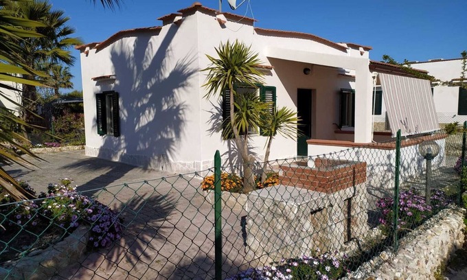 Chiesiola Villa | Holidays in Villino n ° 1 Giovanna DISANTI, immersed in the green at VIeste in GARGANO