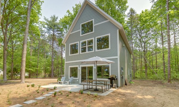 Holland House | Holland Home with Fire Pit Walk to Lake Michigan!