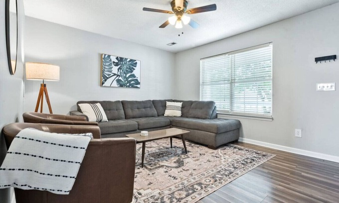 Cleveland Apartment | Holly House Cleveland