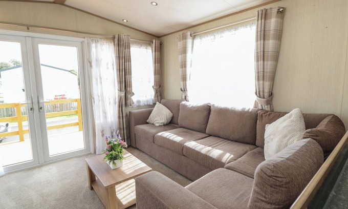 Denny Cottage | HOLLY, pet friendly, with a garden in Denny