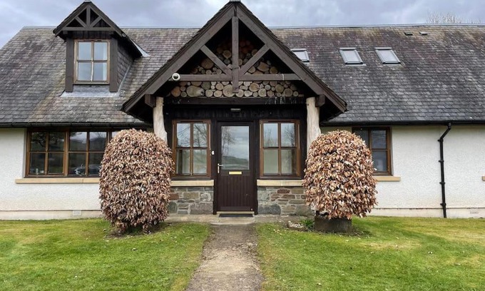 Blairgowrie House | Holly Tree Lodge with Sauna near Glenshee