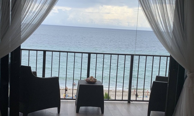 Hollywood Lakes Condo | HOLLYWOOD BEACH FLORIDA Snow birds paradise ,STEPS TO THE BEACH, FREE PARKING