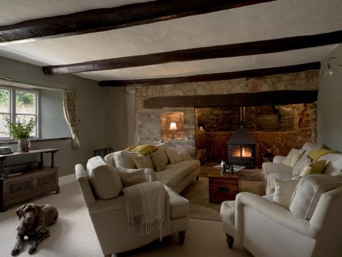 Bampton House | Holwell Farmhouse
