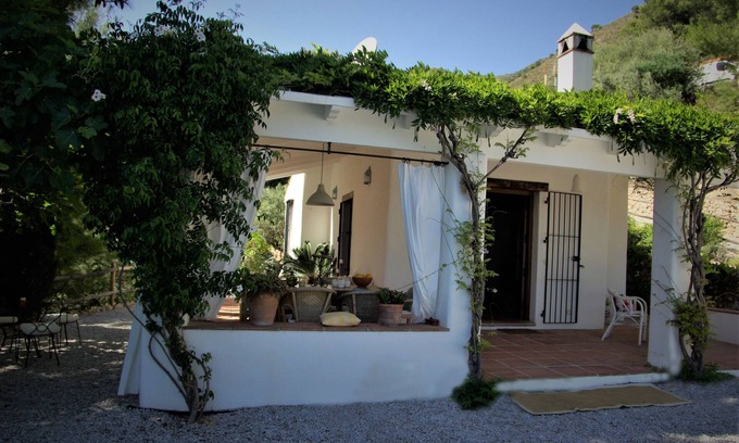 Frigiliana Cottage | Holy Fountain. Country house in Frigiliana, with views of the sea and the mountains.