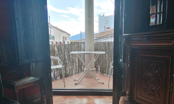 San Martin de Valdeiglesias Apartment | Homerez - Appartement for 5 ppl. with terrace at San Martín de Valdeiglesias