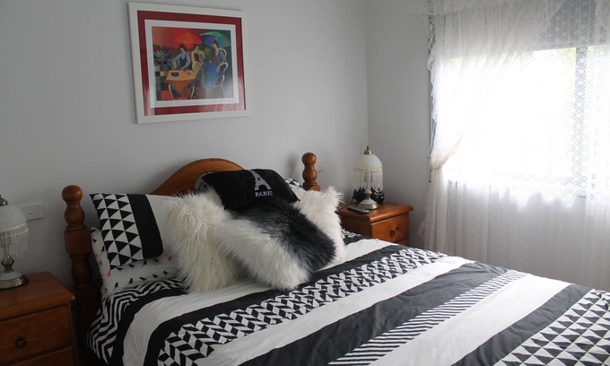 Raymond Terrace Cottage | Home away from Home without the hassles
