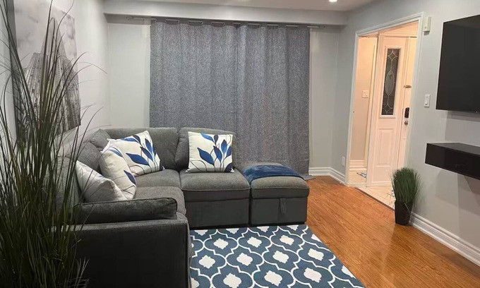 Malton House | Home away from Home-YYZ Airport