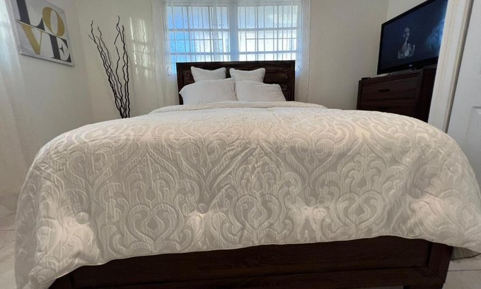 Nassau Apartment | Home Away From Home