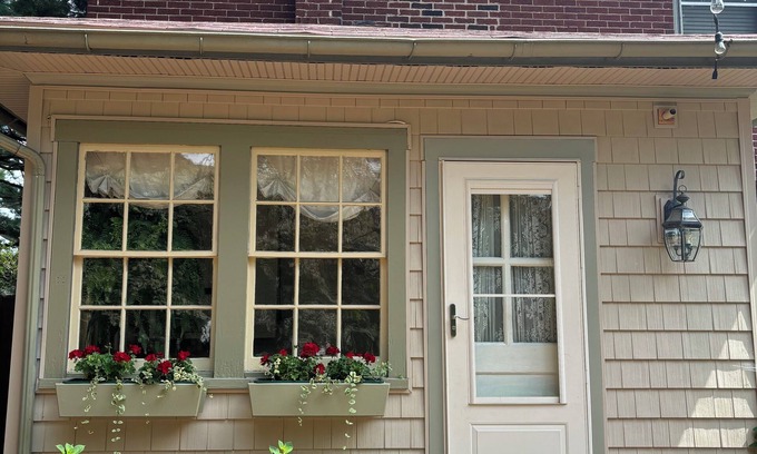 Macungie House | Home away from home. Close to Bear Creek Ski Resort, Philadelphia, & NYC.