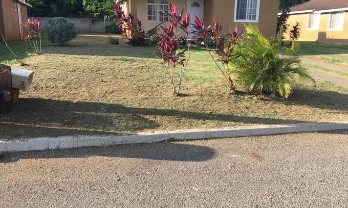 Silver Sands House | Home away from Home,hot and cold water,Ac unit, furnished house,1min beach area