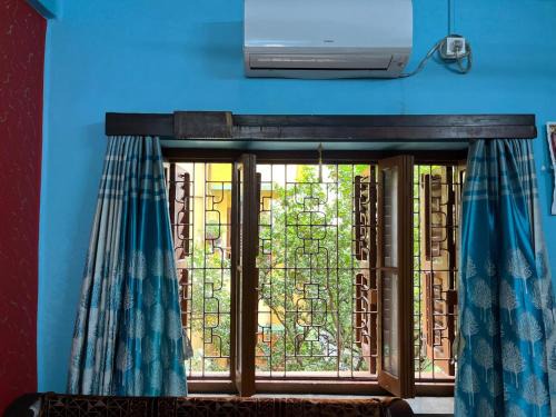 Kolkata House | Home away from Home in city with Garden View