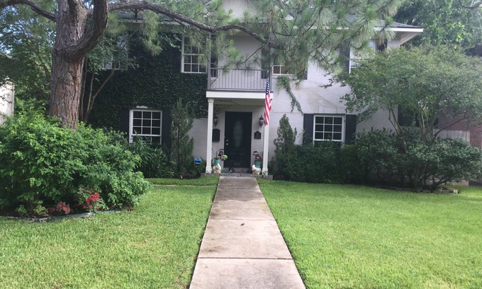 Bellaire House | Home away from home/Luxury in the Heart of Houston 8 mins to Med center/NRG