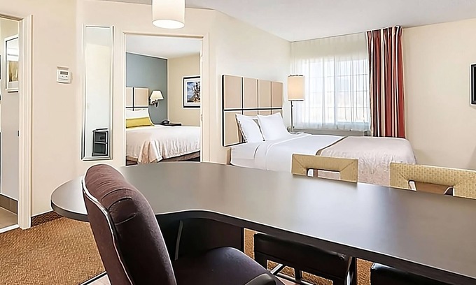 Clearwater Hotel | Home Away From Home! Outdoor Pool, Free Parking, Near Freedom Lake Park
