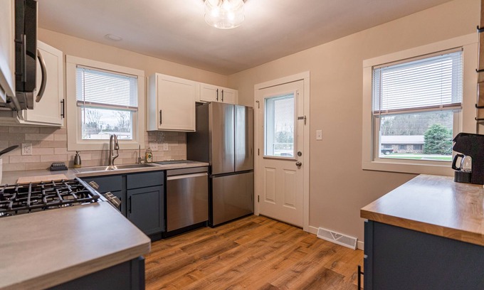 Grove City House | Home Away From Home - near GCC