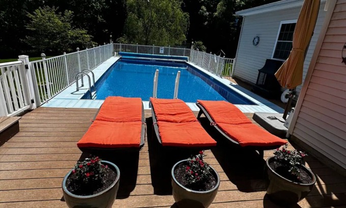 Middletown House | Home away from home Hot Tub and Pool in Middletown home of Wesleyan university