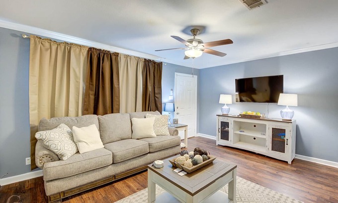 Highland Historic District House | Home away from home in quiet area close to everything.