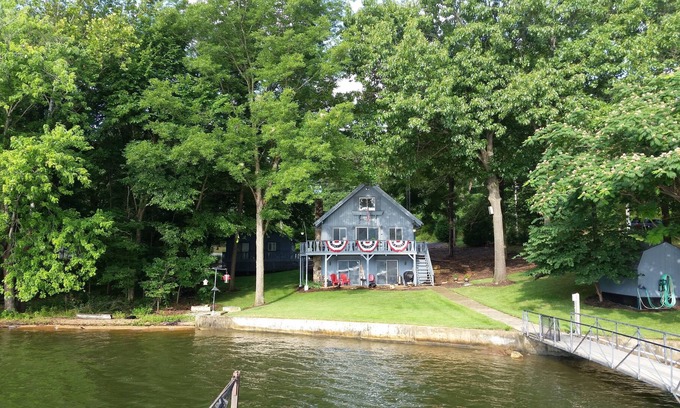 Roach House | Home, boats, meals, jet skies, skiing, more!