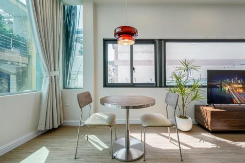 Ho Chi Minh City Apartment | Home by CR Concept in Center City