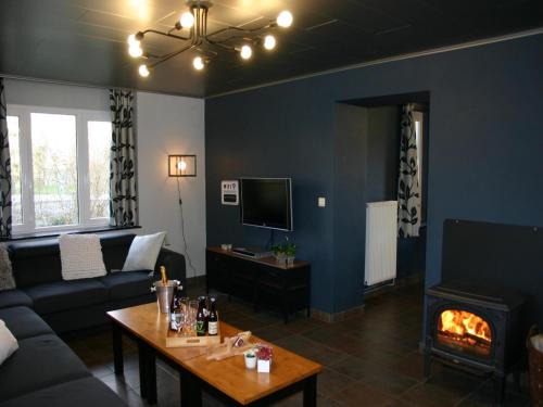 Petit-Thier House | Home in Vielsalm with Sauna