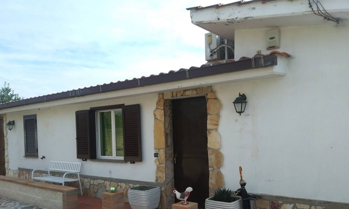 Ponte Galeria-La Pisana House | Home "La Casetta" New Fair - Airport FCO Rome