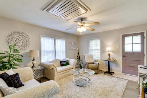 Litchfield House | Home Less Than 3 Mi to Rte 66 and Lake Lou Yaeger!
