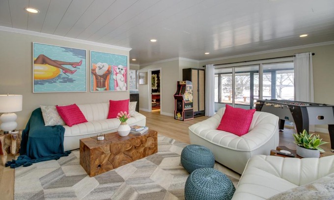 Detroit Lakes House | Home Rental on Detroit Lake Dock, Game Room!