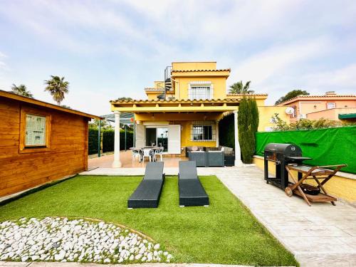 Miami Platja House | Home Solemio Miami Playa - Only Families