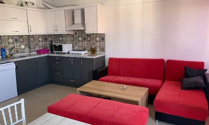 Datca City Center House | home with balcony and garden