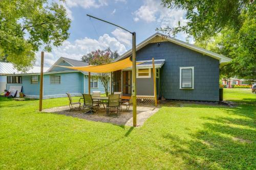 Lakeland House | Home with Private Yard Less Than 2 Mi to Hollis Garden!