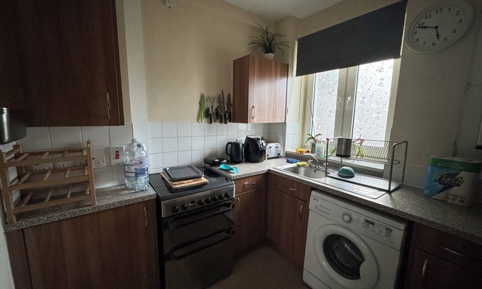 South Bermondsey Apartment | Homely 2BD Flat in the Heart of Bermondsey
