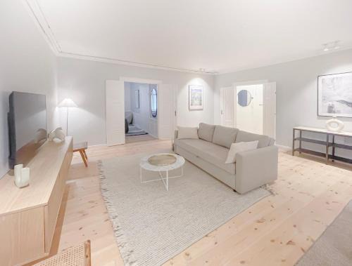 Copenhagen City Centre Apartment | Homely Apartment by CPH Canals