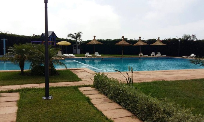 Soualem Trifiya Apartment | Homerez - 200 m away from the beach! Appartement for 5 ppl. with shared pool