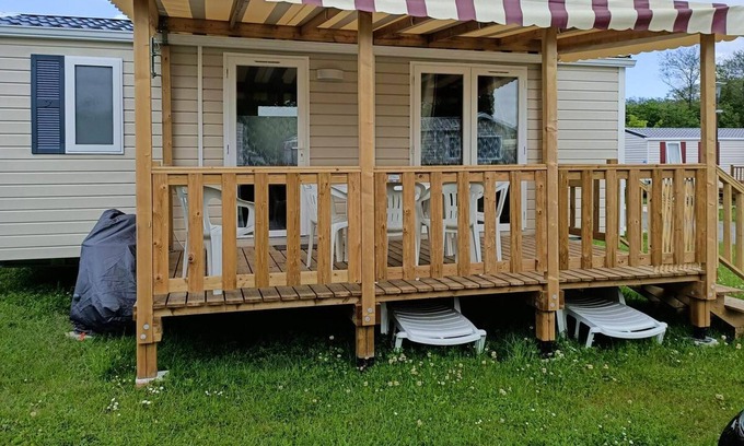 Coulanges House | Homerez - Amazing bungalow for 6 ppl. with shared pool and terrace at Onzain