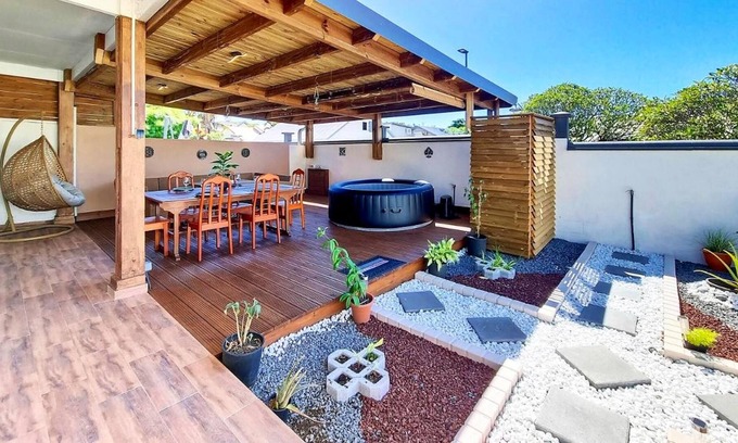 Bras-Panon House | Homerez - Amazing house for 8 ppl. with spa, garden and terrace at Bras-Panon