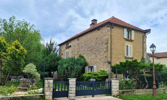 Velorcey House | Homerez - Amazing house for 7 ppl. with garden and terrace at Velorcey