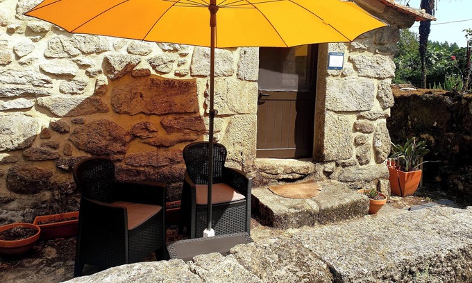 Meada Apartment | Homerez - Amazing studio for 2 ppl. with shared pool at Águeda