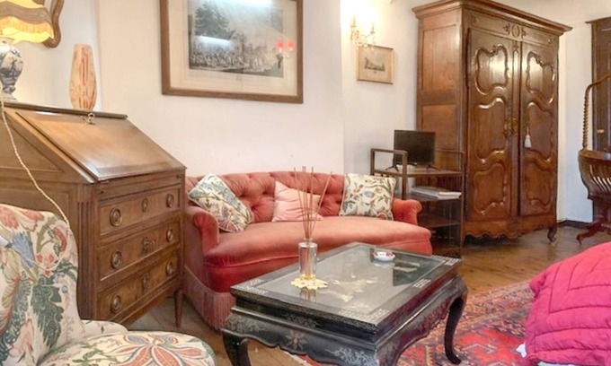 Sainte-Croix-Du-Mont Apartment | Homerez - Apt in Sainte-Croix-du-Mont